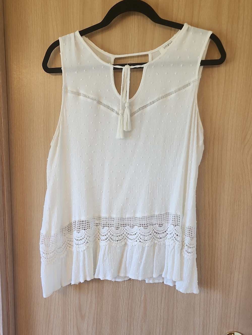 Umgee White Sleeveless Swiss Dot Tassel Crochet Trim Top